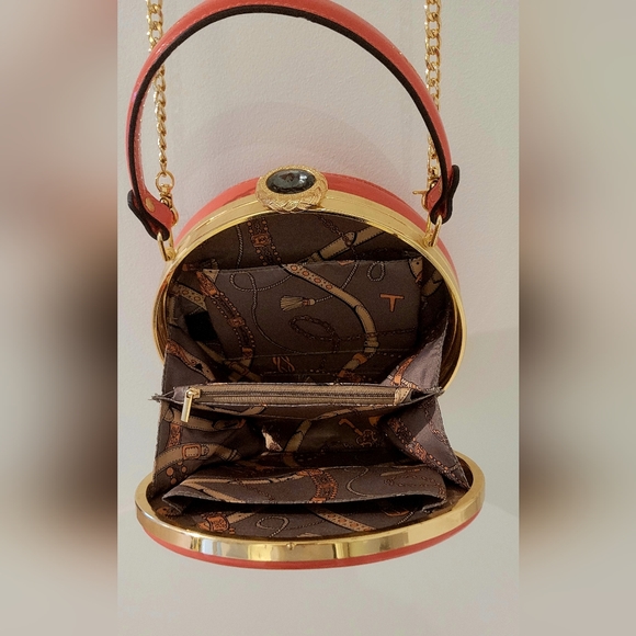 Btand new super cute purse. Never used - Picture 2 of 2